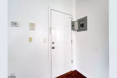 143 Huntington Ter #2R, Newark, NJ 07112 - Photo 4