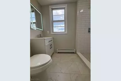 22 Somme St, Newark, NJ 07105 - Photo 6