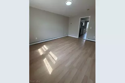 22 Somme St, Newark, NJ 07105 - Photo 4