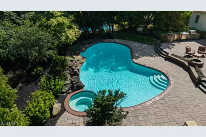 4 Ashley Dr, Mount Olive, NJ 07836 - Photo 2