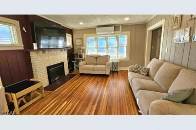 421 Lincoln Ave, Pompton Lakes, NJ 07442 - Photo 4