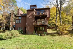 13 Village Way, Vernon Twp., NJ 07462 - Photo 10