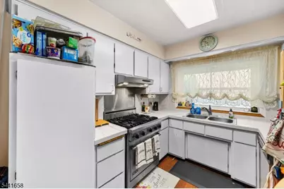 176 Washington Rd, Sayreville, NJ 08872 - Photo 16