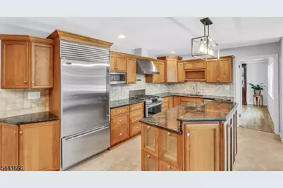 89 Skyline Dr, Morris Township, NJ 07960 - Photo 4