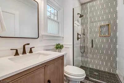 27 Montclair Ave, Montclair, NJ 07042 - Photo 22