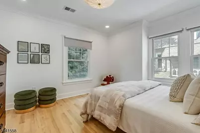 27 Montclair Ave, Montclair, NJ 07042 - Photo 32