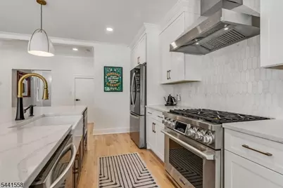 27 Montclair Ave, Montclair, NJ 07042 - Photo 10