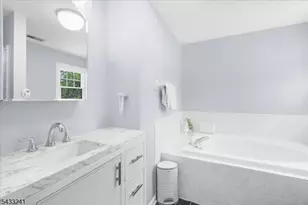 9 Mills Ct, Raritan Township, NJ 08822 - Photo 26