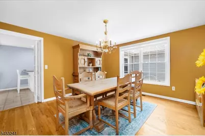 9 Mills Ct, Raritan Township, NJ 08822 - Photo 4
