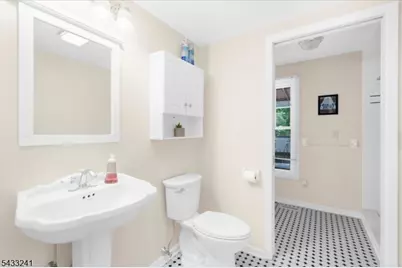 9 Mills Ct, Raritan Township, NJ 08822 - Photo 14