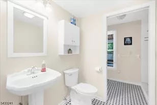 9 Mills Ct, Raritan Township, NJ 08822 - Photo 14