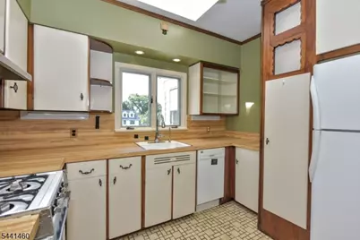 11 Mountain Ridge Dr, Wayne, NJ 07470 - Photo 12