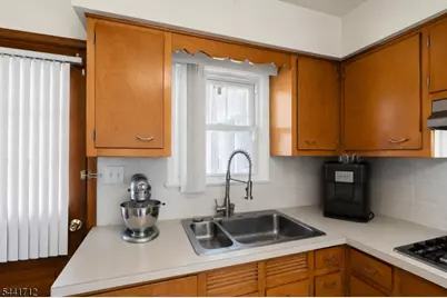 825 McCandless Pl, Linden, NJ 07036 - Photo 10