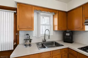 825 McCandless Pl, Linden, NJ 07036 - Photo 10
