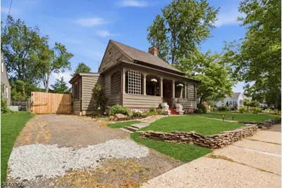 704 Greenbrook Rd, North Plainfield, NJ 07063 - Photo 2