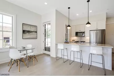 256 Park St #201, Montclair, NJ 07043 - Photo 4