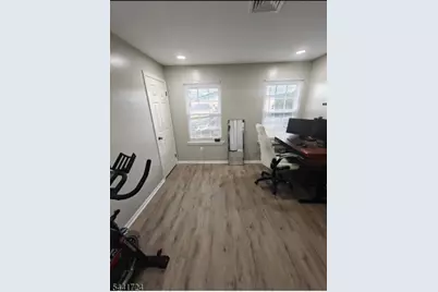 9 Seton Hall Dr, Newark, NJ 07103 - Photo 8