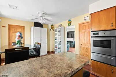 26 N 9th Ave, Manville, NJ 08835 - Photo 14