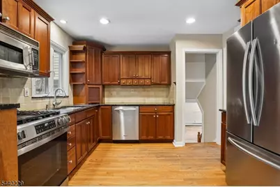 63 Edgewood Dr, Florham Park, NJ 07932 - Photo 4