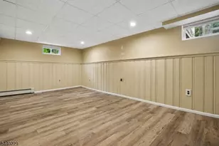 63 Edgewood Dr, Florham Park, NJ 07932 - Photo 22
