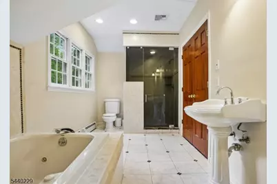 63 Edgewood Dr, Florham Park, NJ 07932 - Photo 20