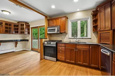 63 Edgewood Dr, Florham Park, NJ 07932 - Photo 6