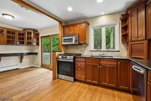 63 Edgewood Dr, Florham Park, NJ 07932 - Photo 6