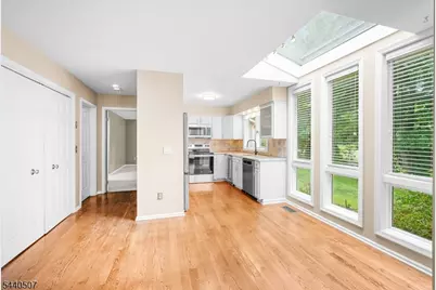 31 Stone Row Ln, Jefferson Township, NJ 07438 - Photo 8