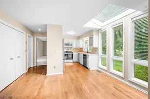 31 Stone Row Ln, Jefferson Township, NJ 07438 - Photo 8