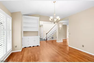 31 Stone Row Ln, Jefferson Township, NJ 07438 - Photo 4