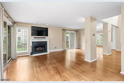 31 Stone Row Ln, Jefferson Township, NJ 07438 - Photo 6