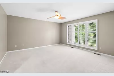 31 Stone Row Ln, Jefferson Township, NJ 07438 - Photo 10