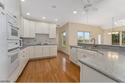 3 Stark Ct, Raritan Township, NJ 08551 - Photo 8