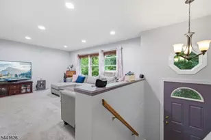 51 W Shore Dr, Vernon, NJ 07462 - Photo 4