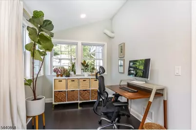 20 College Ave, Montclair, NJ 07043 - Photo 16