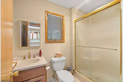 174 Milton Ave, Nutley, NJ 07110 - Photo 30