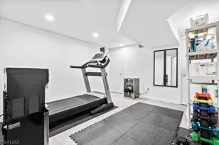 261 Kingsberry Dr, Franklin Township, NJ 08873 - Photo 20