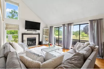 261 Kingsberry Dr, Franklin Township, NJ 08873 - Photo 12