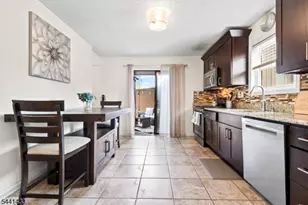 261 Kingsberry Dr, Franklin Township, NJ 08873 - Photo 14