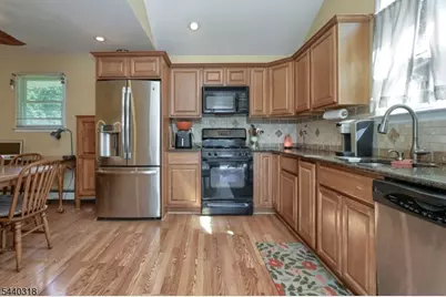 30 Heather Ln, Bloomingdale, NJ 07403 - Photo 6