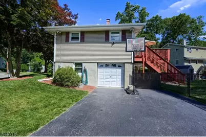 30 Heather Ln, Bloomingdale, NJ 07403 - Photo 4