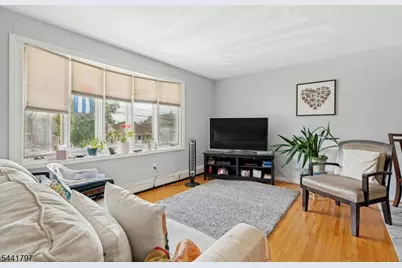 723 2nd Ave, Lyndhurst Township, NJ 07071 - Photo 2