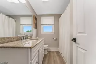 29 Stewartsville Rd, Franklin Township, NJ 08886 - Photo 24