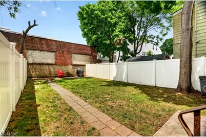 630 Madison Ave, Paterson, NJ 07514 - Photo 32