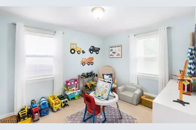 19 Glenview Dr, West Orange Township, NJ 07052 - Photo 10