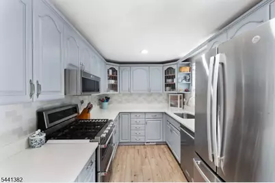 19 Glenview Dr, West Orange Township, NJ 07052 - Photo 2
