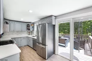 19 Glenview Dr, West Orange Township, NJ 07052 - Photo 4