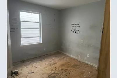 629 S 18th St, Newark, NJ 07103 - Photo 6