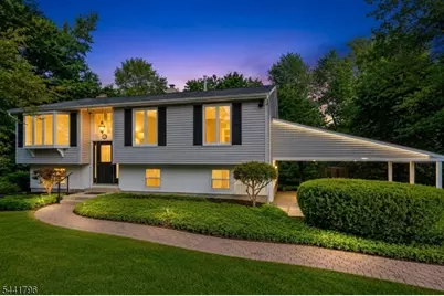 13 Chickadee Rd, Mount Olive, NJ 07828 - Photo 2