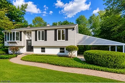 13 Chickadee Rd, Mount Olive, NJ 07828 - Photo 2